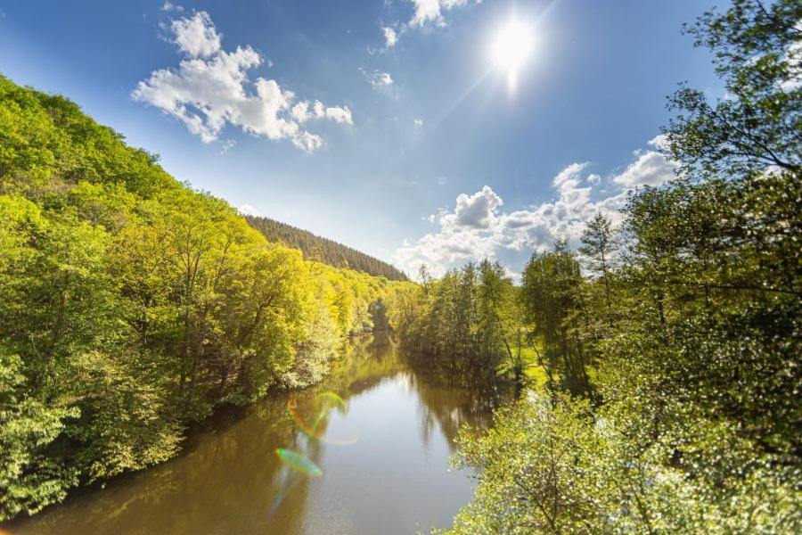 Studio En Auvergne Le Ruisseau Saint-Priest-Bramefant Exterior foto